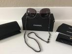 Chanel zonnebril met ketting * paarse glazen, Zonnebril, Paars, Zo goed als nieuw, Ophalen