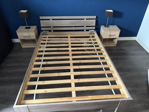 Bed 140 cm - gratis nachtkastjes, kast en lampjes, Huis en Inrichting, Slaapkamer | Bedden, Gebruikt, Twijfelaar, 140 cm, 200 cm