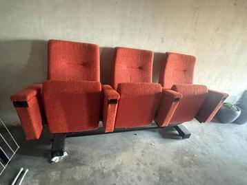 Bioscoop cq theater stoelen beschikbaar voor biedingen