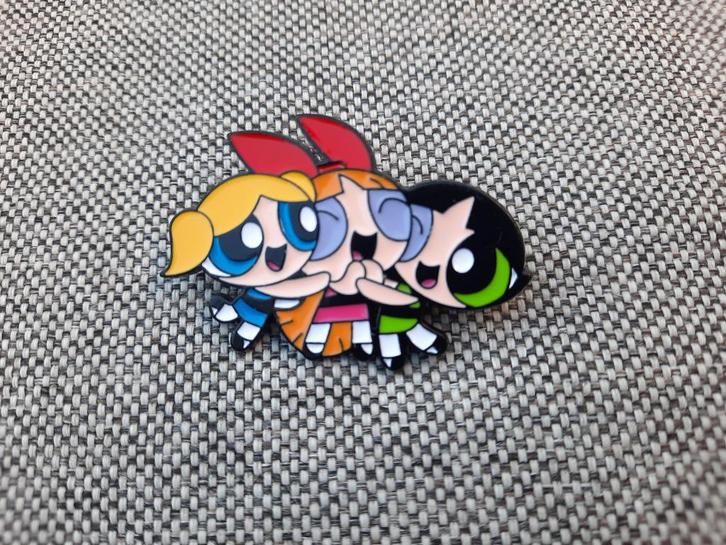 1 leuke pin van de powerpuff Girls te koop, Verzamelen, Speldjes, Pins en Buttons, Nieuw, Speldje of Pin, Overige onderwerpen