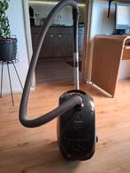 Miele S2111, Witgoed en Apparatuur, Stofzuigers, Gebruikt, Stofzuiger, 1200 tot 1600 watt, Ophalen