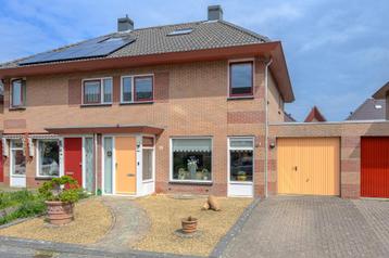 Te koop in Middenmeer prachtige twee onder een kap woning beschikbaar voor biedingen