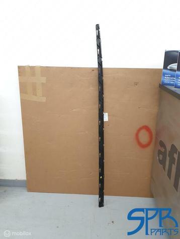 Zijskirt ADAPTER GELEIDER RECHTS E-Up! 12E853494 MII CITIGO beschikbaar voor biedingen
