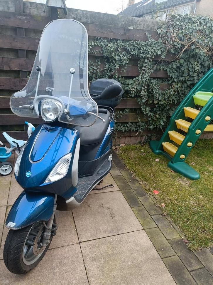 Piaggio Fly scooter, Fietsen en Brommers, Scooters | Piaggio, Gebruikt, Fly, Maximaal 45 km/u, Benzine, Ophalen of Verzenden