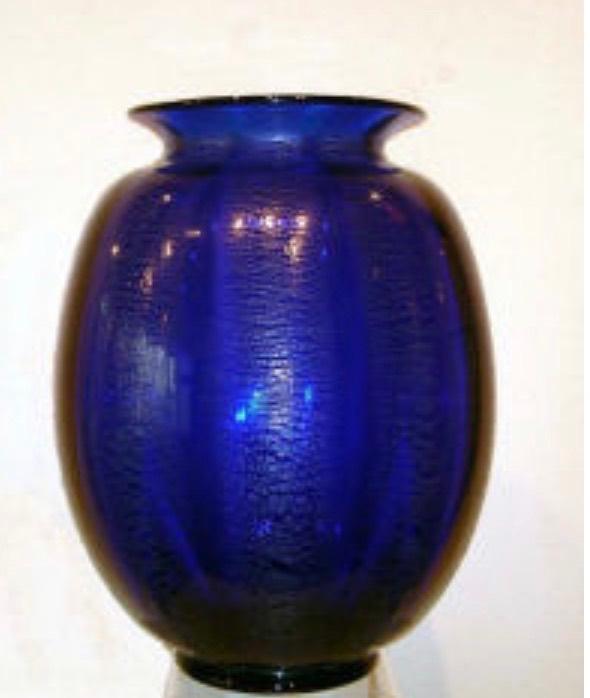 Te koop gevraagd Copier vaas serica reeks in blauw  leerdam, Antiek en Kunst, Antiek | Glas en Kristal, Ophalen of Verzenden