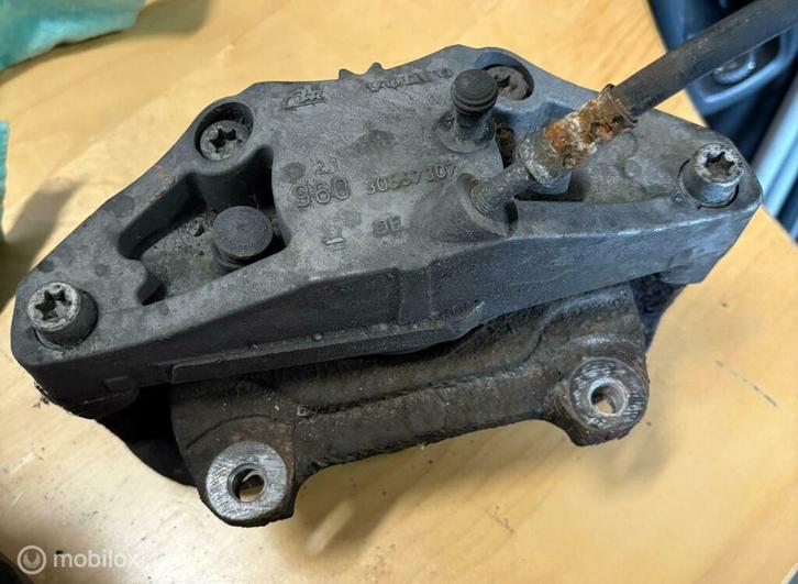 Remklauw rechtsvoor Volvo XC90 I ('02->) 30657307, Auto-onderdelen, Remmen en Aandrijving, Volvo, Gebruikt, Ophalen of Verzenden