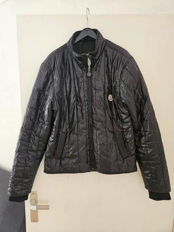 Moncler jasje, maat L beschikbaar voor biedingen