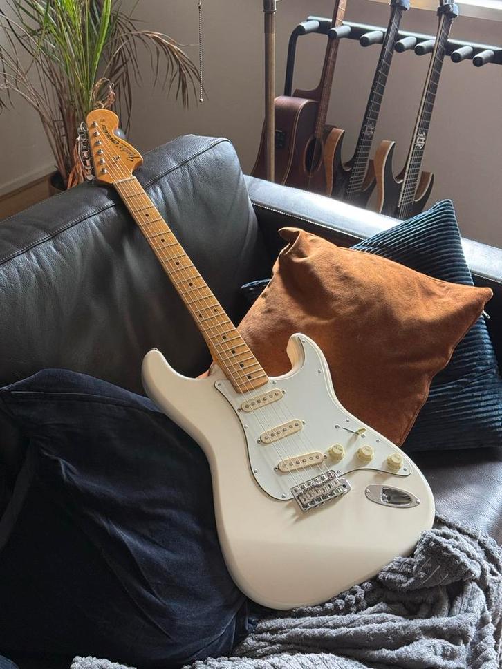 Fender JV Modified 60’s stratocaster in olympic white, Muziek en Instrumenten, Snaarinstrumenten | Gitaren | Elektrisch, Zo goed als nieuw
