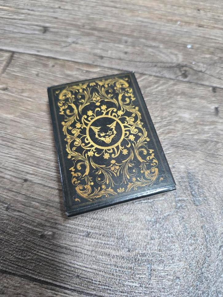 Speelkaarten met mysterieus design - Maffia, Hobby en Vrije tijd, Gezelschapsspellen | Kaartspellen, Zo goed als nieuw, Een of twee spelers