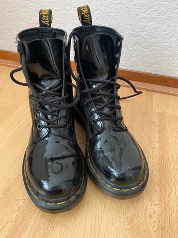 Dr martens maat 37 met lak beschikbaar voor biedingen