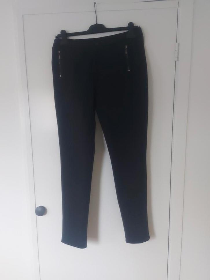Zizo zwarte nette broek - Travelkwaliteit maat 40, Kleding | Dames, Broeken en Pantalons, Zo goed als nieuw, Maat 38/40 (M), Zwart