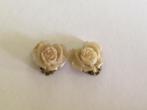 Vintage Roosjes Oorbellen ( in Hilversum ), Ophalen of Verzenden, Gebruikt, Overige materialen, Knopjes of Stekers