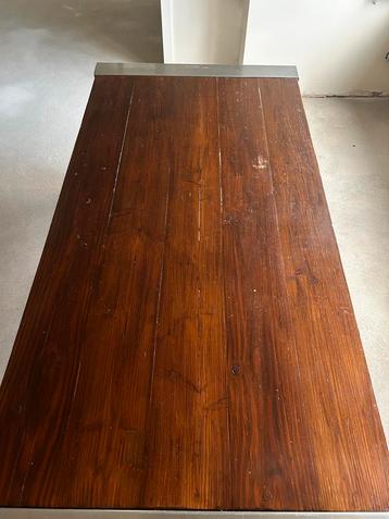 Houten Eettafel met RVS Onderstel beschikbaar voor biedingen