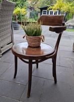 Thonet | Vintage Houten Stoel met Armleuningen, Huis en Inrichting, Ophalen of Verzenden, Gebruikt, Bruin, Eén