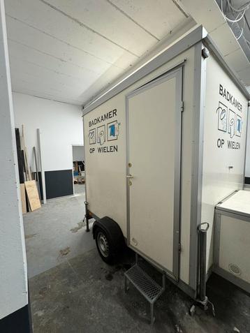 Te huur mobiele badkamer beschikbaar voor biedingen