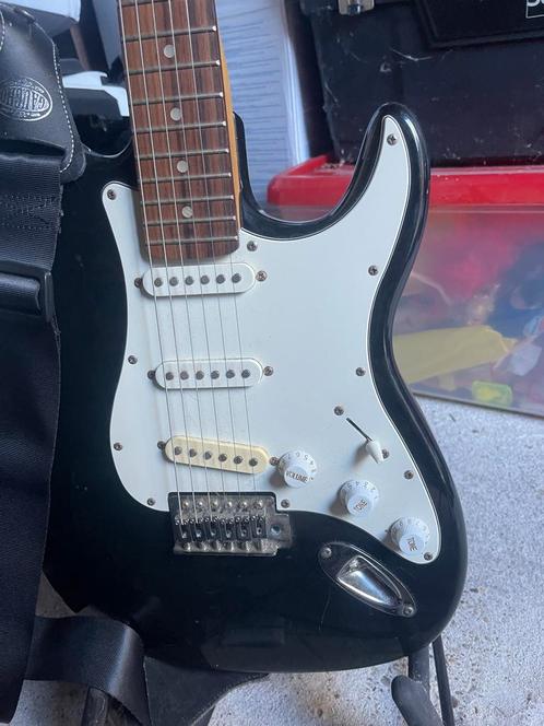 Gitaarset met Stagg gitaar en Volcano versterker, Muziek en Instrumenten, Snaarinstrumenten | Gitaren | Elektrisch, Gebruikt, Ophalen of Verzenden