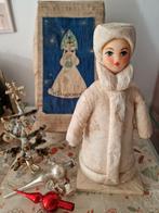 Oude Russische KerstVrouw met Doos, Diversen, Kerst, Ophalen of Verzenden, Zo goed als nieuw