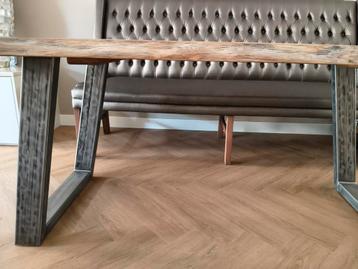 Als nieuw boomstamtafel 200x100  beschikbaar voor biedingen