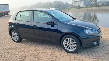 Golf 6 zwart 5 deurs Niet-rokers. Cruisecontrol Airco beschikbaar voor biedingen