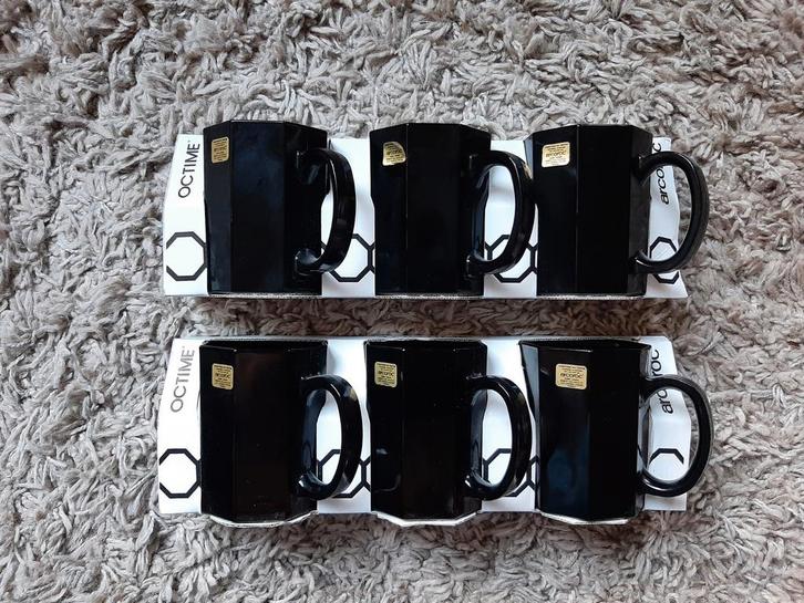 Nieuwe Vintage octime arcoroc bekers., Huis en Inrichting, Keuken | Servies, Nieuw, Kop(pen) en/of Schotel(s), Overige stijlen