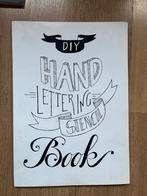 Handlettering Stencil Boekje DIY, Ophalen of Verzenden, Zo goed als nieuw, Materiaal