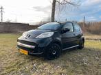 Peugeot 107 1.0 12V 5DR Airco 2010 Zwart APK 02-2027, Voorwielaandrijving, Stof, Zwart, 4 stoelen
