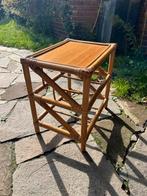 Bamboe Bijzettafeltje / Plantentafeltje, Huis en Inrichting, Krukjes, Ophalen of Verzenden, Gebruikt, Hout
