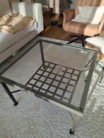 Glazen Ikea vierkant Salontafel met Metalen Onderstel, Huis en Inrichting, Tafels | Salontafels, Ophalen, Gebruikt, Vierkant, 50 tot 100 cm