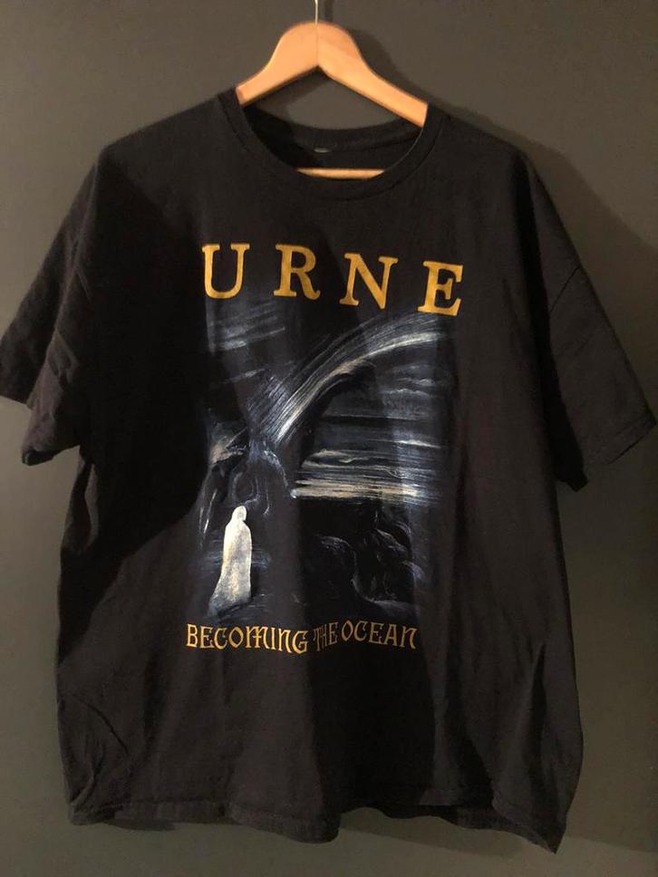 Urne metal band t -shirt becoming the ocean xxxl zwart., Verzamelen, Muziek, Artiesten en Beroemdheden, Zo goed als nieuw, Kleding