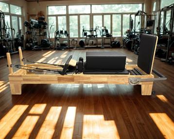 Nieuwe Pilates Reformer met accessoires  beschikbaar voor biedingen