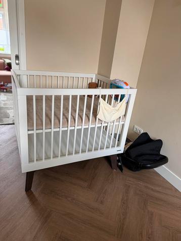 Kidsmill box incl matrax en boxkleed  beschikbaar voor biedingen