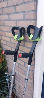 Te Huur; Heren Dames Loopkrukken / Elleboogkrukken / Krukken, Diversen, Loopkrukken, Ophalen, In hoogte verstelbaar, Zo goed als nieuw