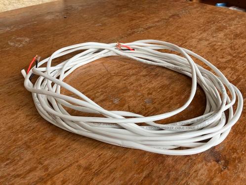 QNECTED Speaker Cable 13 AWG 2 core stranded OFC wit 950cm, Audio, Tv en Foto, Audiokabels en Televisiekabels, Gebruikt, Luidsprekerkabel