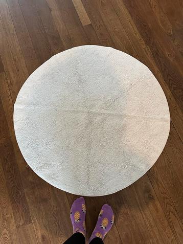 Beige Rond Vloerkleed beschikbaar voor biedingen