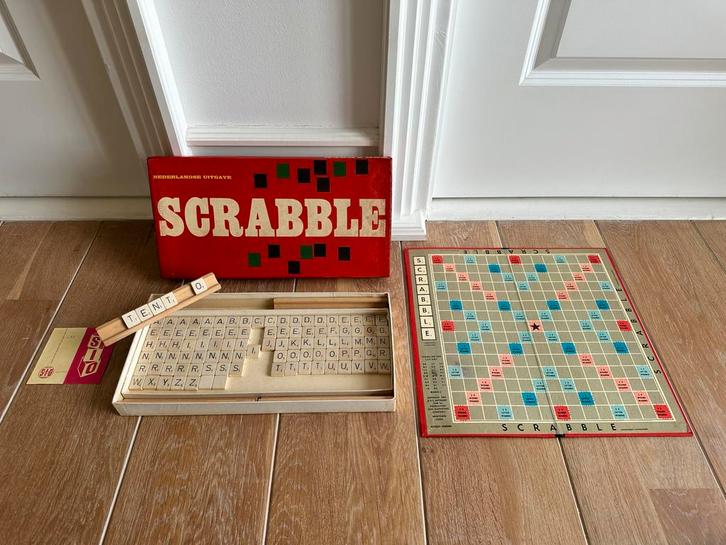 Scrabble Nederlandse vintage uitgave van Sio., Hobby en Vrije tijd, Gezelschapsspellen | Bordspellen, Zo goed als nieuw, Ophalen