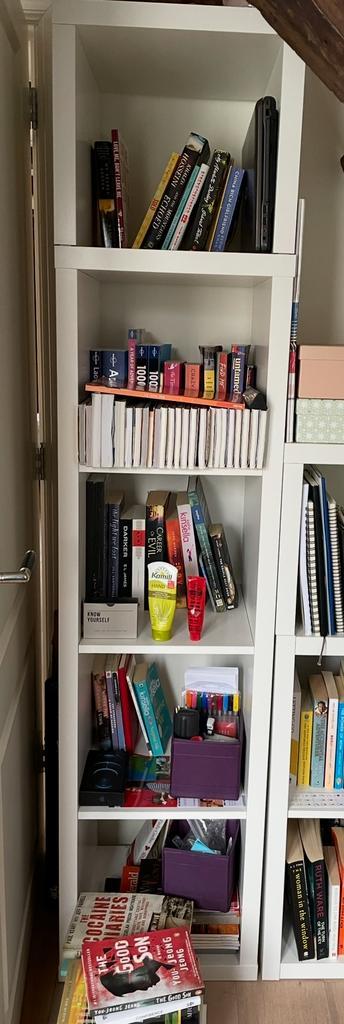 Ikea Kallax kast met extra plank beschikbaar voor biedingen