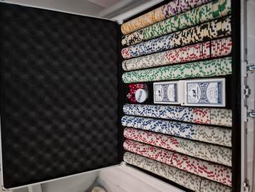 Grote pokerkoffer beschikbaar voor biedingen
