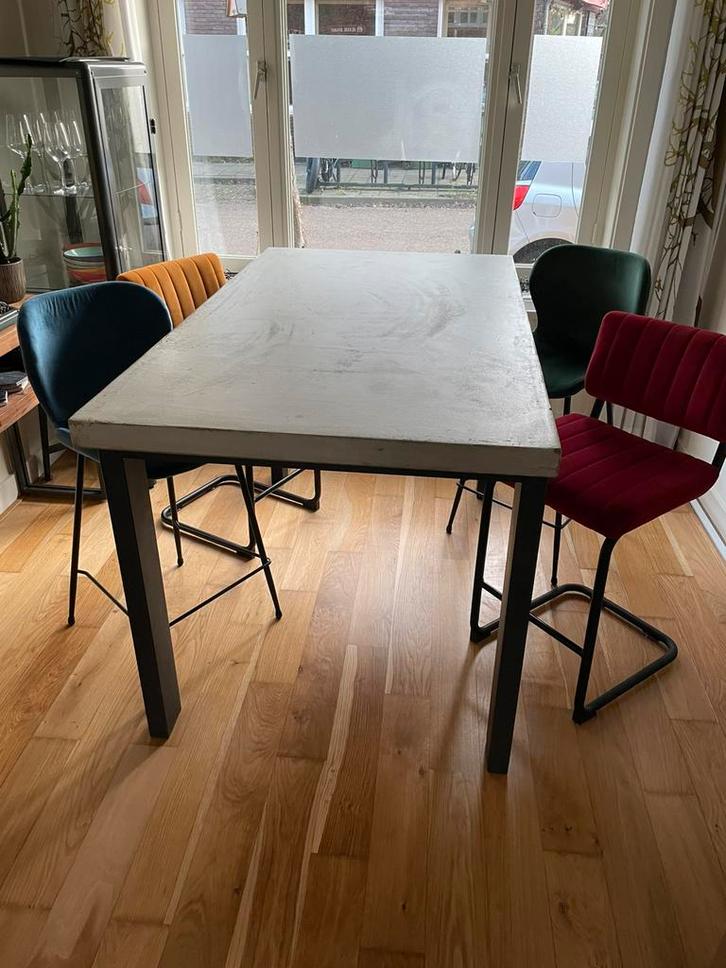 Fantastisch leuke eetkamerset - Xooon (nieuwwaarde 1250), Huis en Inrichting, Tafels | Eettafels, Gebruikt, 50 tot 100 cm, 150 tot 200 cm