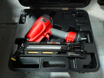 Professionele tacker met compressor beschikbaar voor biedingen