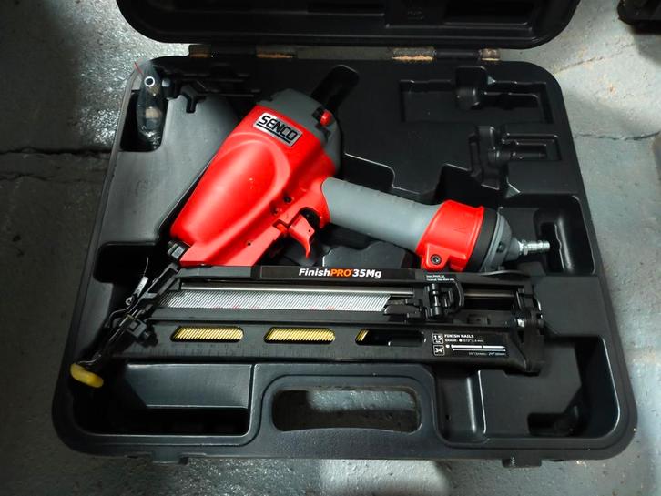 Professionele tacker met compressor, Doe-het-zelf en Verbouw, Gereedschap | Overige machines, Zo goed als nieuw, Ophalen of Verzenden