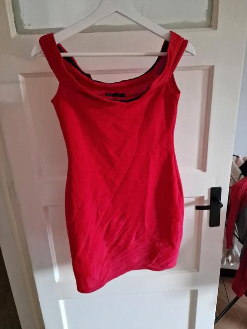Rode Bodycon Jurk - Off-Shoulder, Kleding | Dames, Jurken, Zo goed als nieuw, Maat 36 (S), Rood, Boven de knie, Ophalen of Verzenden