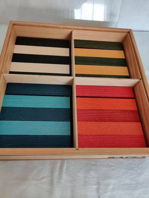 Box met 100 stuks gekleurde KAPLA, Kinderen en Baby's, Speelgoed | Educatief en Creatief, Zo goed als nieuw, Bouwen, Ophalen