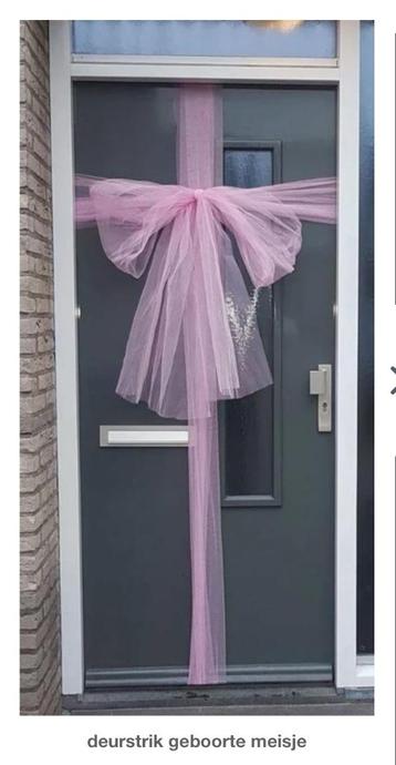 Geboortestrik voor deur beschikbaar voor biedingen
