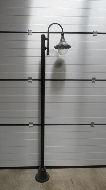 Buitenlamp beschikbaar voor biedingen