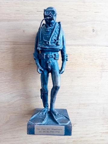Duiker brons hars duiksport beeld trofee vintage antiek  beschikbaar voor biedingen