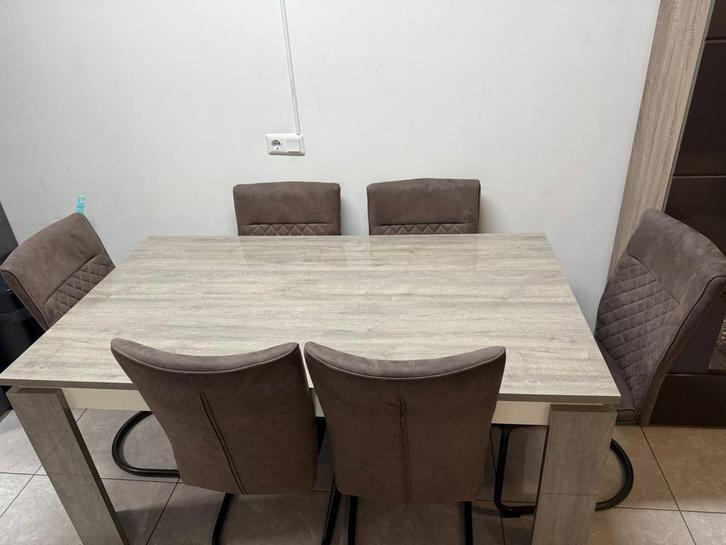 Eettafel en stoelen, bankstel, salontafel, tv kasten,spiegel, Huis en Inrichting, Complete inboedels, Ophalen