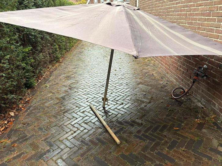 Parasol met katrol, Tuin en Terras, Parasols, Gebruikt, Parasolvoet, Ophalen