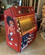 jukebox rowe ami r-89 in Betty boop styl gemaakt., Verzamelen, Automaten | Jukeboxen, Ophalen, Gebruikt, 1970 tot heden, Ami
