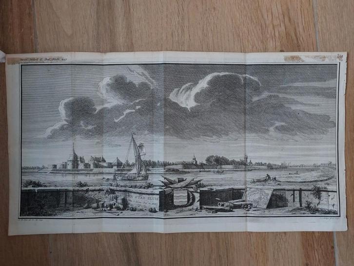 24 / Stad Sluis in Zeeland Gravure Isaac Tirion uit 1740, Antiek en Kunst, Kunst | Etsen en Gravures, Ophalen of Verzenden
