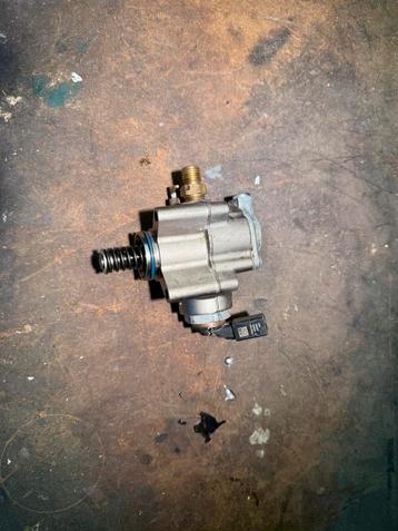 Audi S6 en S8 V10 OEM nmmr: 07L127026A brandstofpomp beschikbaar voor biedingen